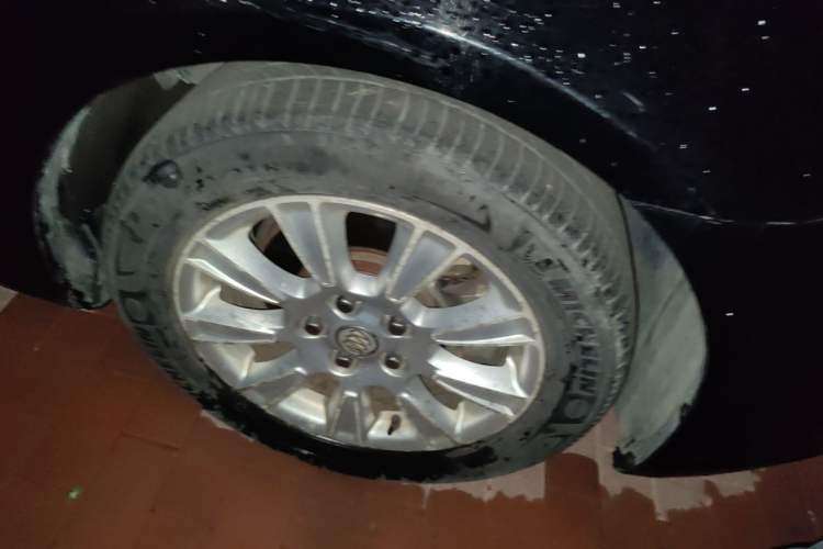 Used Buick LaCrosse 2011 2.4L SIDI Haoya Edition Right Front Wheel Hub