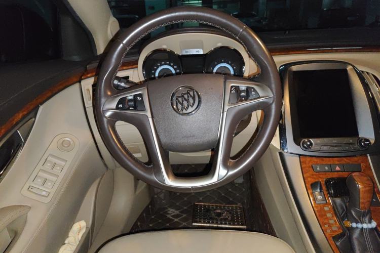 Used Buick LaCrosse 2011 2.4L SIDI Comfort Sunroof Version Steering Wheel