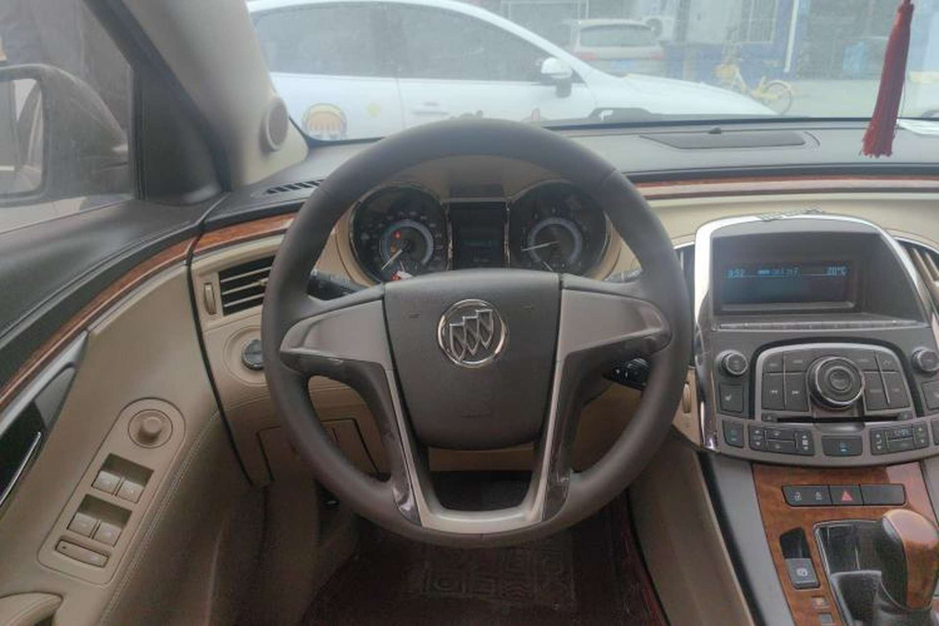 Used Buick LaCrosse 2011 2.4L SIDI Elegant Edition Steering Wheel