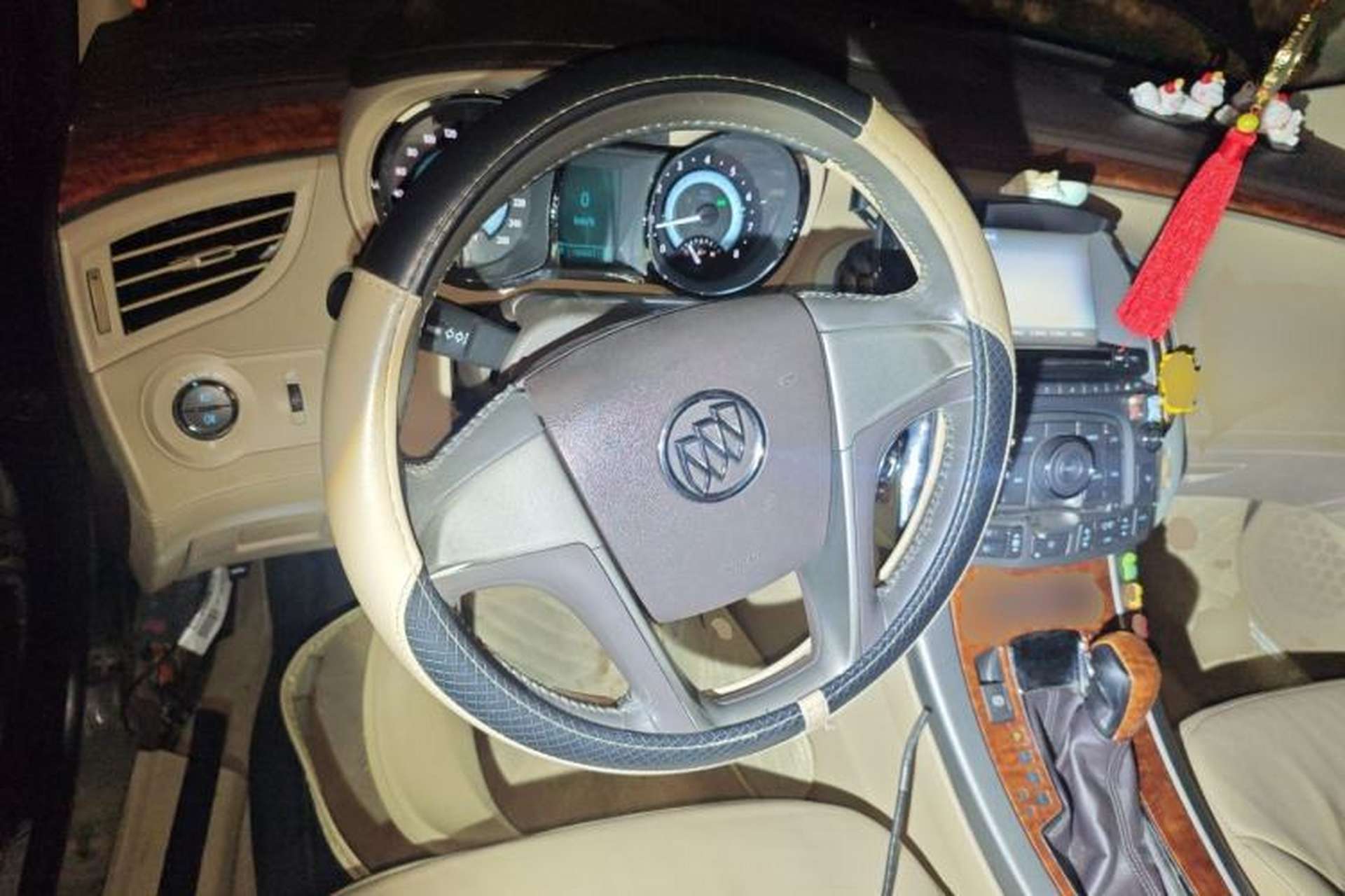 Used Buick LaCrosse 2011 2.4L SIDI Elegant Edition Steering Wheel