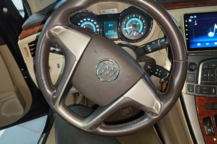 Used Buick LaCrosse 2011 2.4L SIDI Elegant Edition Steering Wheel