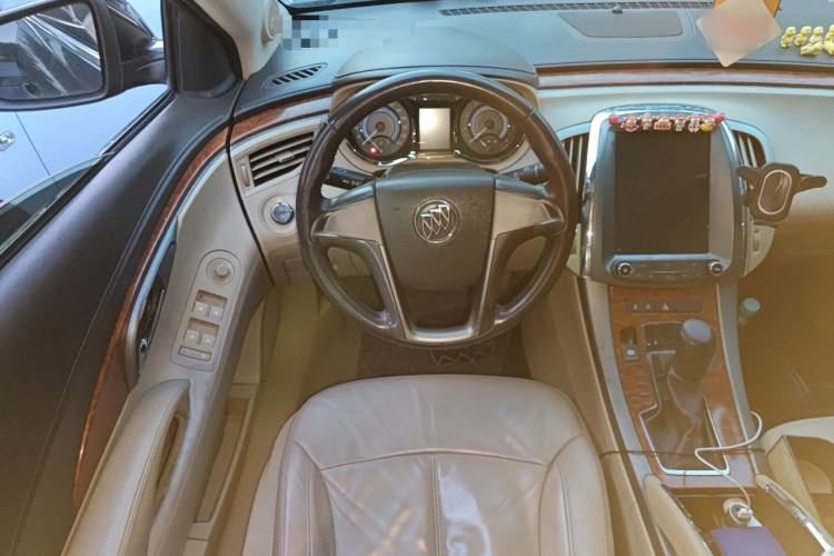 Used Buick LaCrosse 2011 2.4L SIDI Elegant Edition Steering Wheel