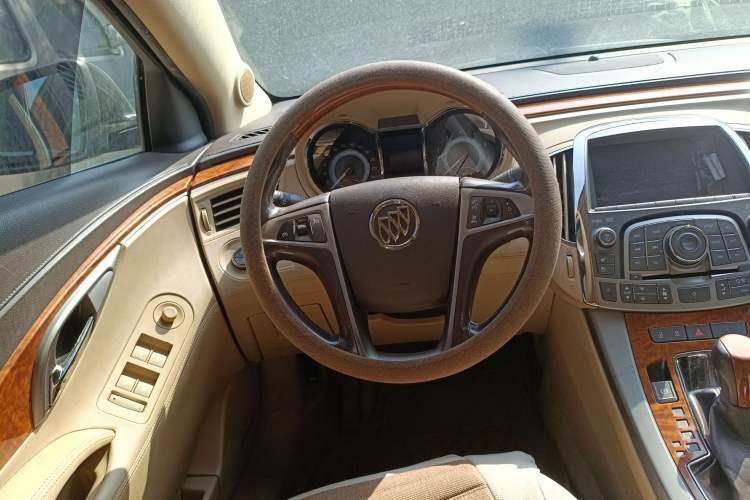 Used Buick LaCrosse 2011 2.4L SIDI Luxury Edition Steering Wheel