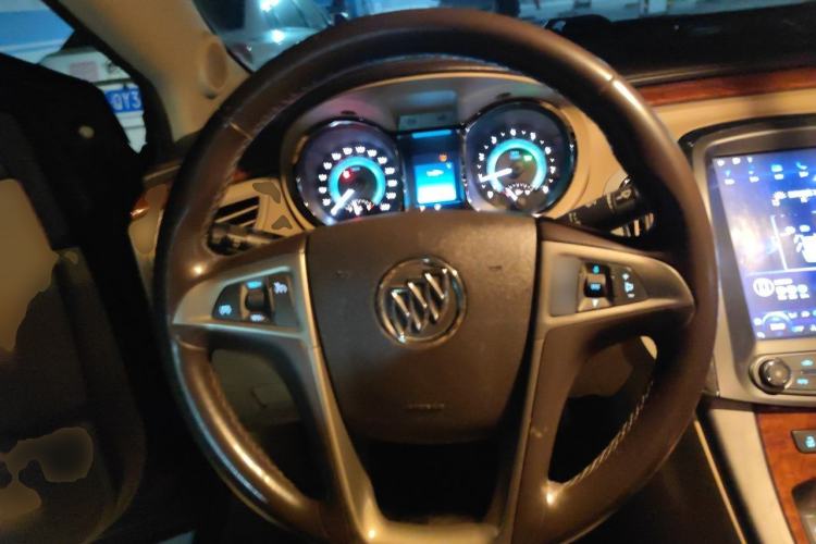 Used Buick LaCrosse 2011 2.4L SIDI Elegant Edition Steering Wheel