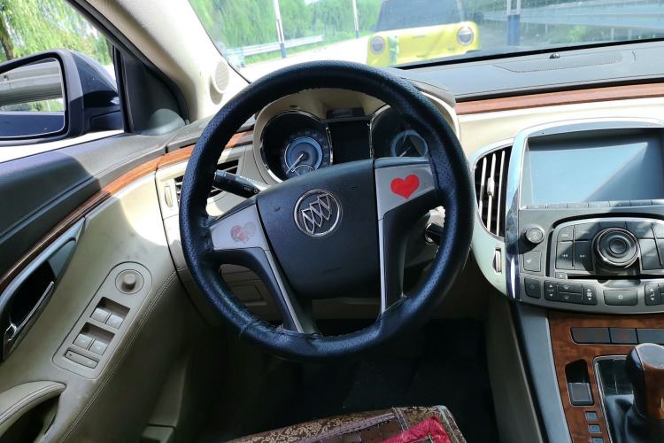 Used Buick LaCrosse 2011 2.4L SIDI Elegant Edition Steering Wheel