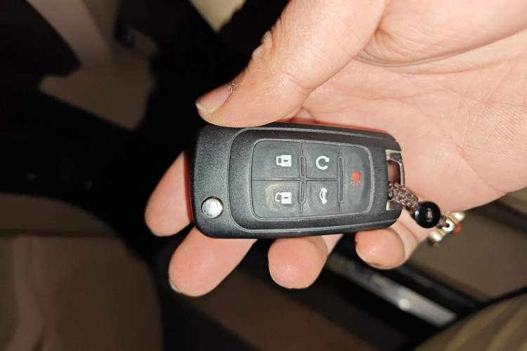 Used Buick LaCrosse 2011 2.4L SIDI Comfort Sunroof Version Vehicle Key