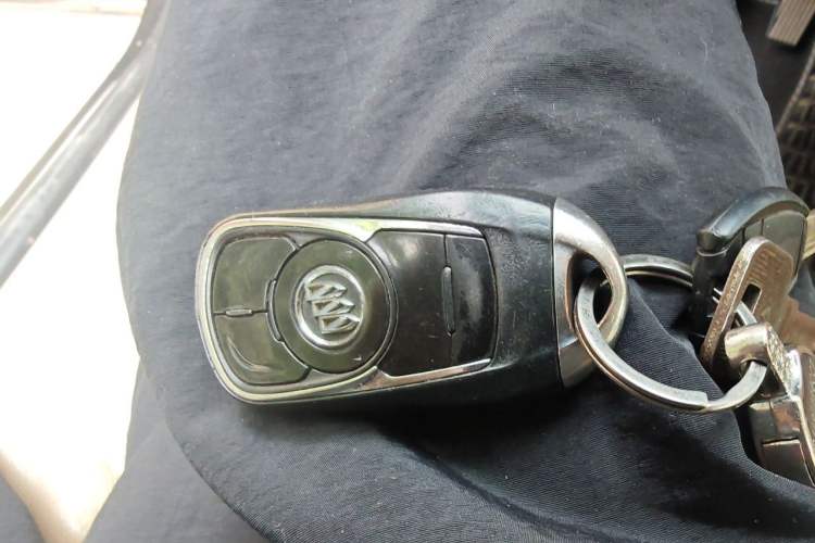 Used Buick LaCrosse 2011 2.4L SIDI Elegant Edition Vehicle Key