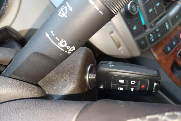 Used Buick LaCrosse 2011 2.4L SIDI Elegant Edition Vehicle Key