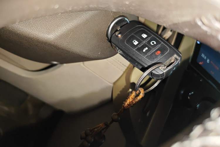 Used Buick LaCrosse 2011 2.4L SIDI Elegant Edition Vehicle Key