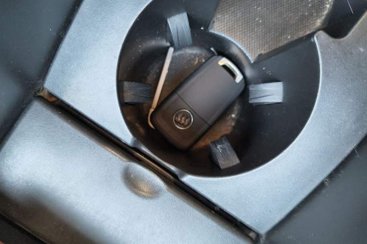 Used Buick LaCrosse 2011 2.4L SIDI Haoya Edition Vehicle Key
