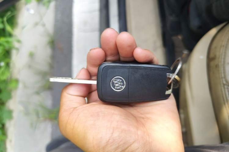 Used Buick LaCrosse 2011 2.4L SIDI Elegant Edition Vehicle Key