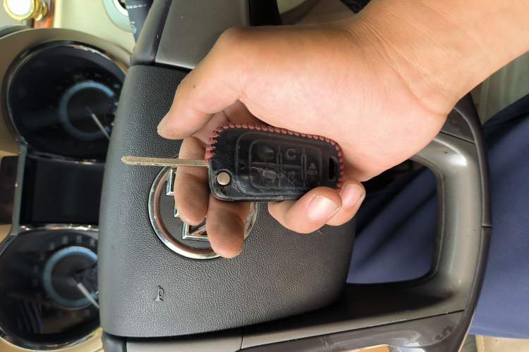 Used Buick LaCrosse 2011 2.4L SIDI Elegant Edition Vehicle Key