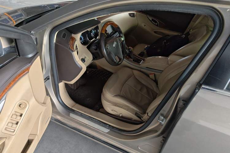Used Buick LaCrosse 2011 2.4L SIDI Luxury Edition Driver Seat