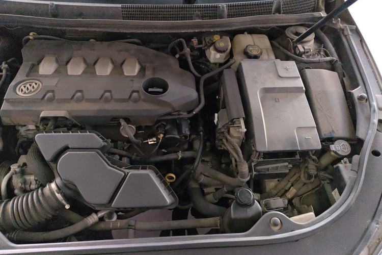 Used Buick LaCrosse 2011 2.4L SIDI Luxury Edition Engine Bay Left
