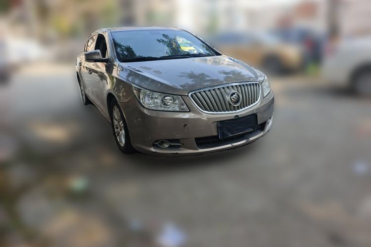 Used Buick LaCrosse 2011 2.4L SIDI Comfort Sunroof Version Front Right 45 Deg