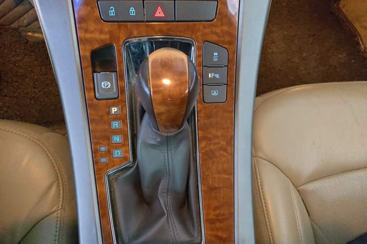 Used Buick LaCrosse 2011 2.4L SIDI Luxury Edition Gear Lever
