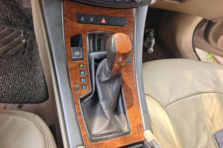 Used Buick LaCrosse 2011 2.4L SIDI Comfort Sunroof Version Gear Lever