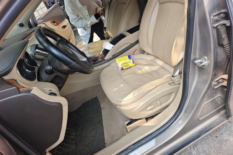 Used Buick LaCrosse 2011 2.4L SIDI Comfort Sunroof Version Left Front Seat