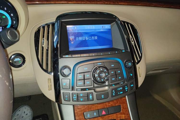 Used Buick LaCrosse 2011 2.4L SIDI Haoya Edition Audio And AC Panel