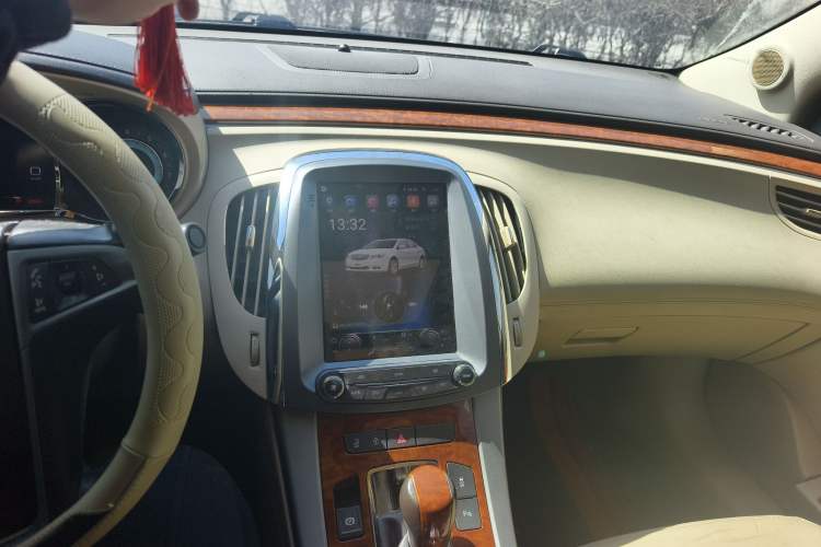 Used Buick LaCrosse 2011 2.4L SIDI Haoya Edition Audio And AC Panel