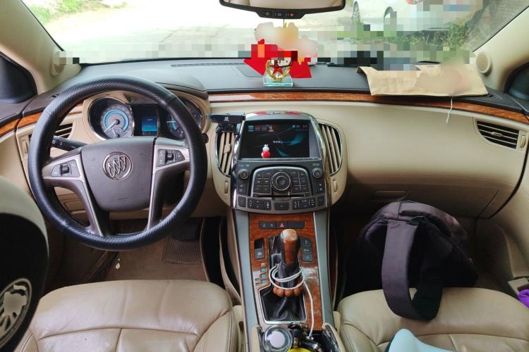 Used Buick LaCrosse 2011 2.4L SIDI Luxury Edition Center Console