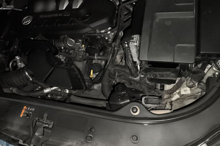 Used Buick LaCrosse 2011 2.4L SIDI Luxury Edition Engine Bay