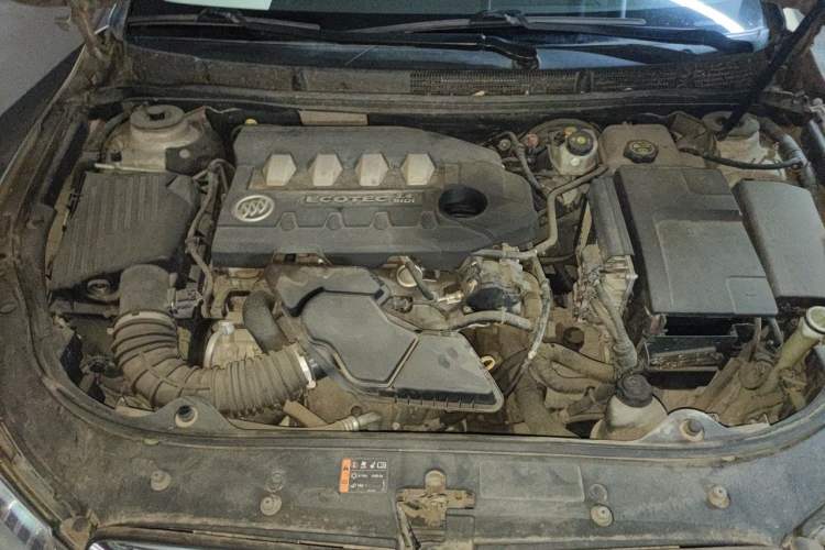 Used Buick LaCrosse 2011 2.4L SIDI Haoya Edition Engine Bay