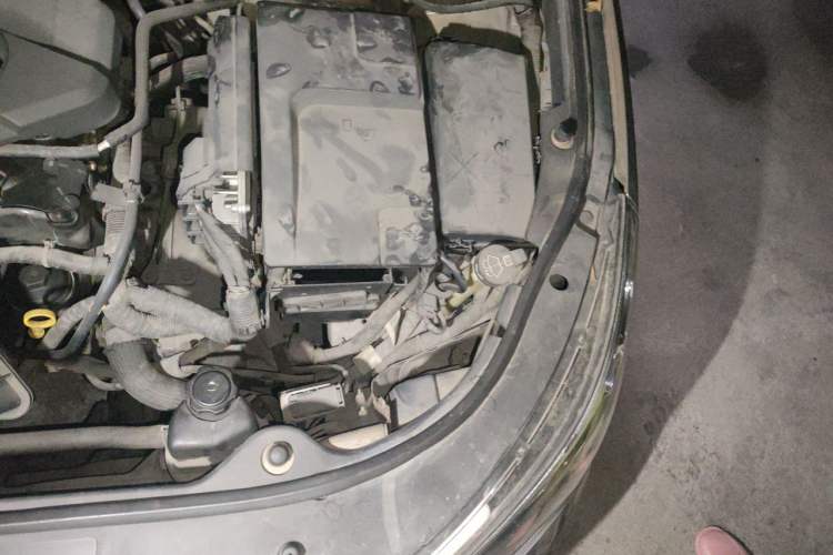 Used Buick LaCrosse 2011 2.4L SIDI Elegant Edition Engine Bay Left