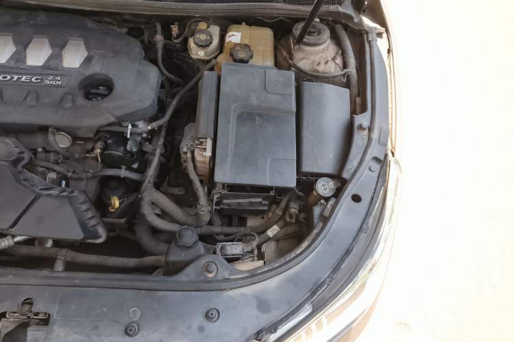 Used Buick LaCrosse 2011 2.4L SIDI Haoya Edition Engine Bay Left