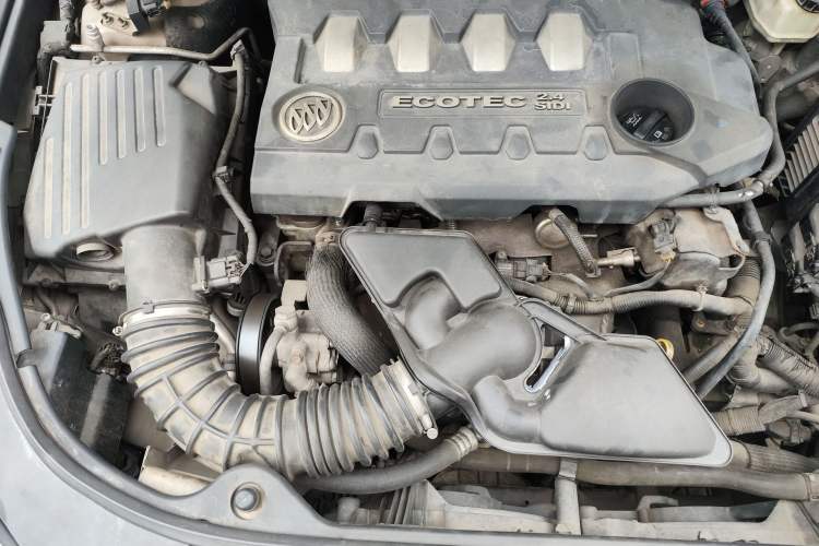 Used Buick LaCrosse 2011 2.4L SIDI Luxury Edition Engine Bay Right