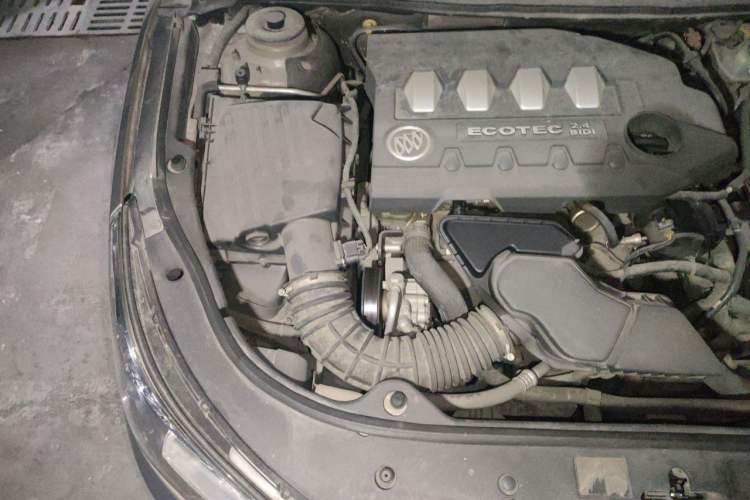Used Buick LaCrosse 2011 2.4L SIDI Elegant Edition Engine Bay Right
