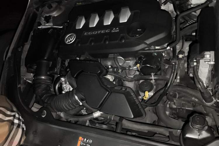 Used Buick LaCrosse 2011 2.4L SIDI Luxury Edition Engine Bay Right