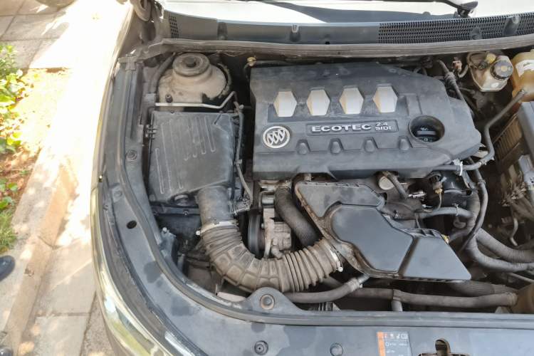 Used Buick LaCrosse 2011 2.4L SIDI Haoya Edition Engine Bay Right