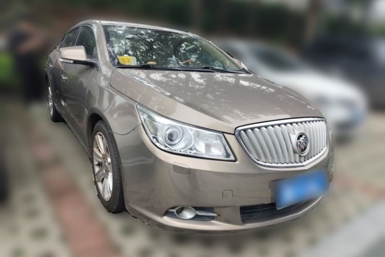 Used Buick LaCrosse 2011 2.4L SIDI Luxury Edition Front Right 45 Deg