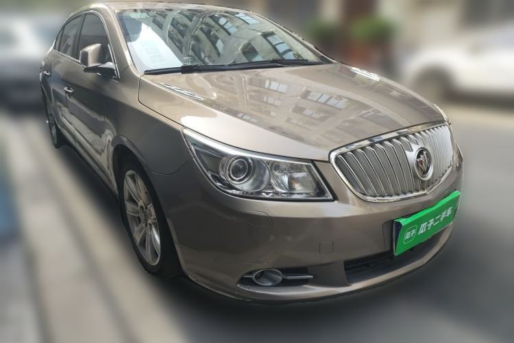 Used Buick LaCrosse 2011 2.4L SIDI Luxury Edition Front Right 45 Deg
