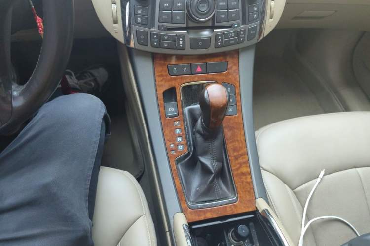 Used Buick LaCrosse 2011 2.4L SIDI Luxury Edition Gear Lever