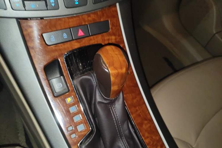 Used Buick LaCrosse 2011 2.4L SIDI Haoya Edition Gear Lever