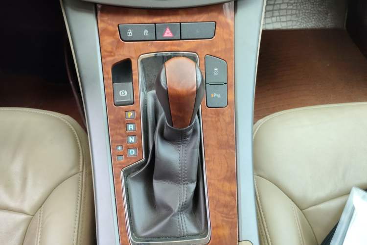 Used Buick LaCrosse 2011 eAssist 2.4L Elegance Edition Gear Lever