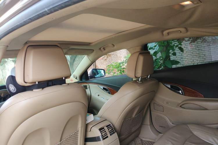 Used Buick LaCrosse 2011 2.4L SIDI Luxury Edition Headliner