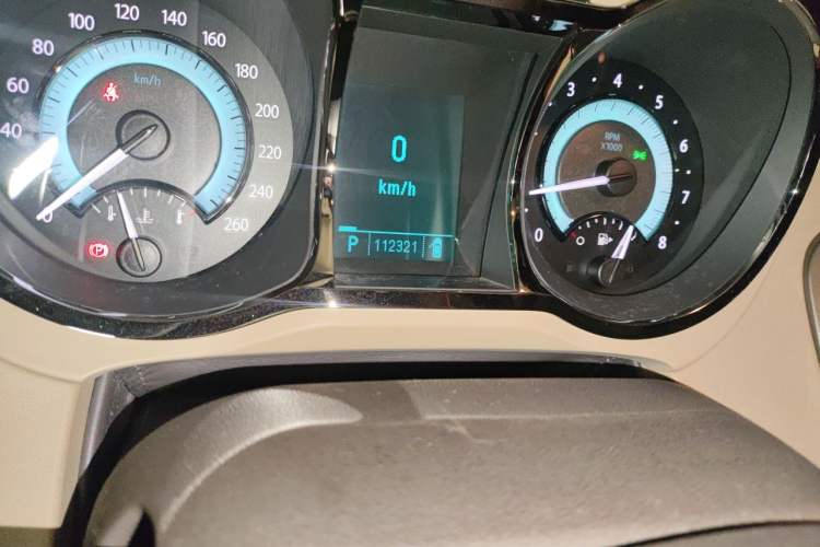 Used Buick LaCrosse 2011 2.4L SIDI Elegant Edition Odometer Close Up