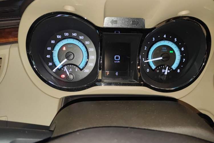 Used Buick LaCrosse 2011 2.4L SIDI Haoya Edition Odometer Close Up