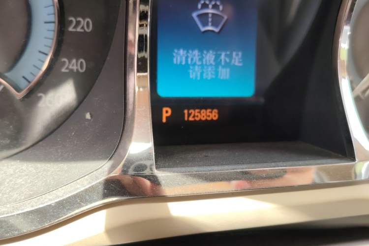Used Buick LaCrosse 2011 eAssist 2.4L Elegance Edition Odometer Close Up