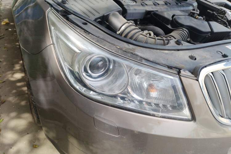 Used Buick LaCrosse 2011 2.4L SIDI Luxury Edition Right Front Headlight