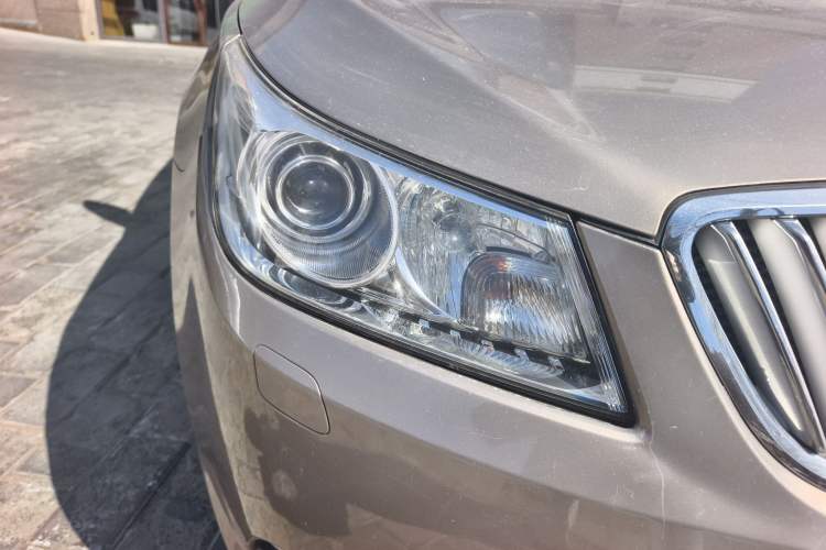 Used Buick LaCrosse 2011 2.4L SIDI Haoya Edition Right Front Headlight