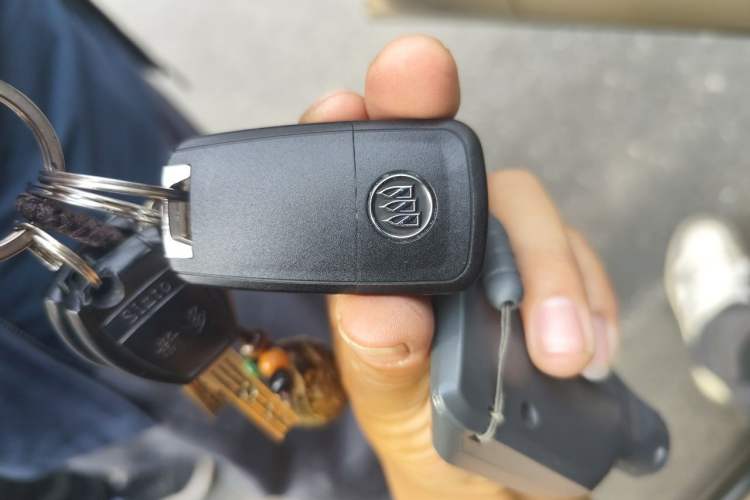 Used Buick LaCrosse 2011 2.4L SIDI Luxury Edition Vehicle Key