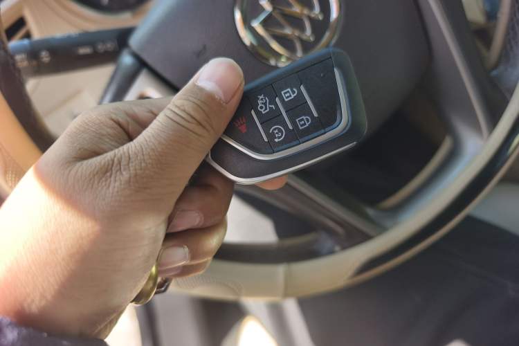 Used Buick LaCrosse 2011 2.4L SIDI Haoya Edition Vehicle Key