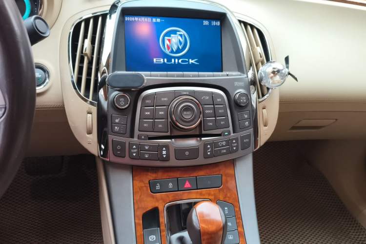 Used Buick LaCrosse 2011 2.4L SIDI Luxury Edition Audio And AC Panel