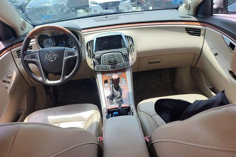 Used Buick LaCrosse 2011 2.4L SIDI Luxury Edition Center Console