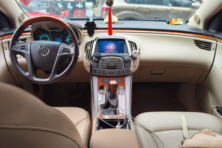 Used Buick LaCrosse 2011 2.4L SIDI Luxury Edition Center Console