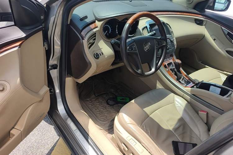 Used Buick LaCrosse 2011 2.4L SIDI Luxury Edition Driver Seat